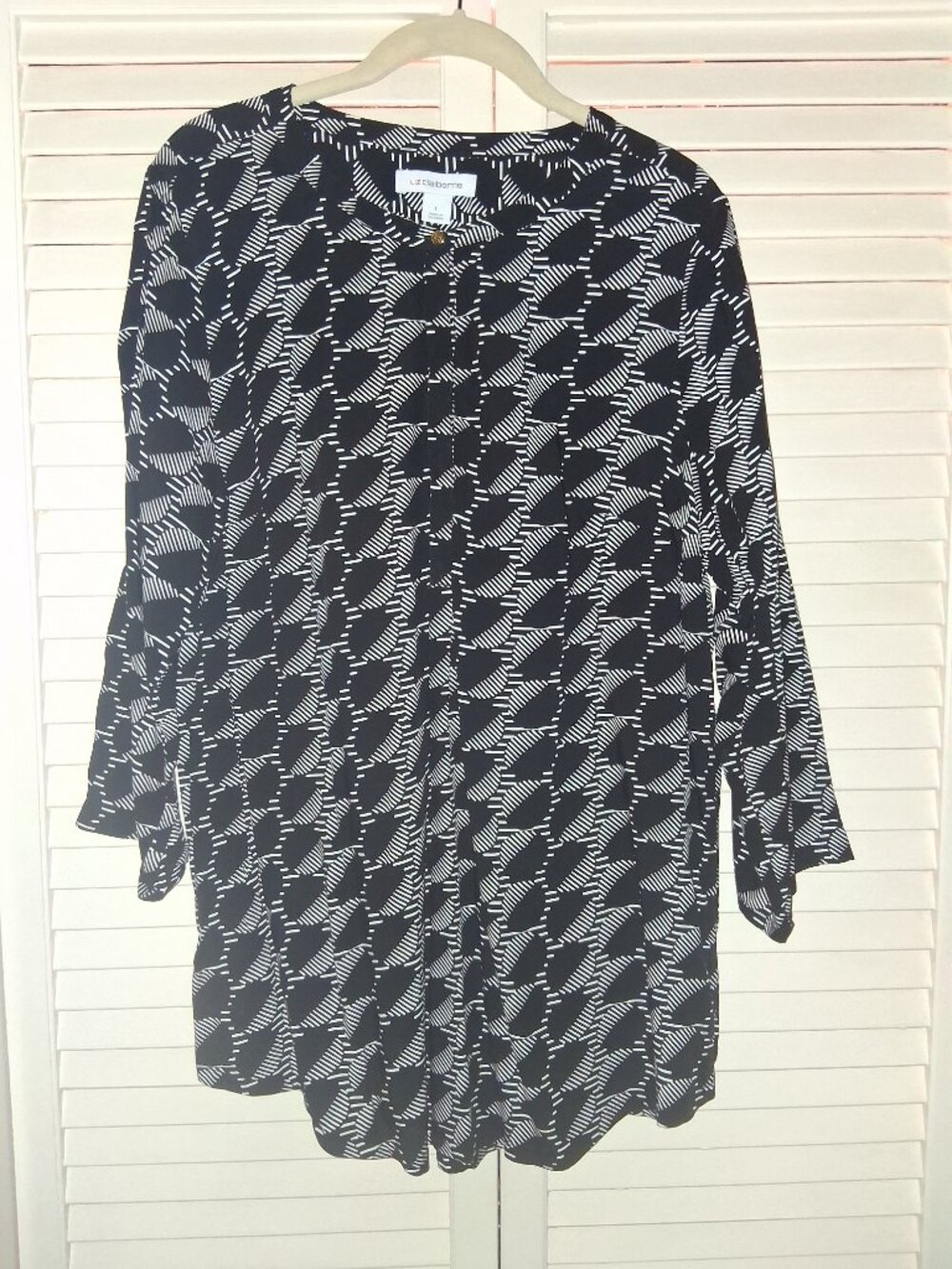 LIZ CLAIBORNE Black White Geometric Tunic Blouse NWOT – Size L